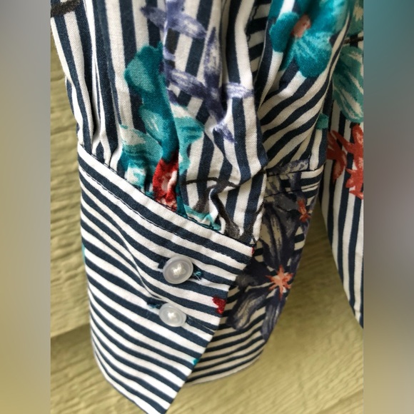 Women’s LOFT Long Sleeve Shirt - Picture 4 of 6